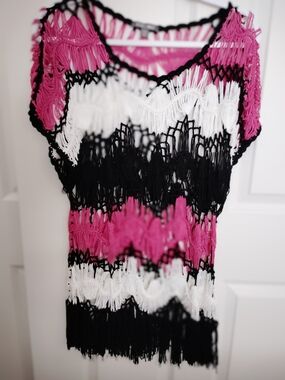 Roz & Ali Pink Black White Crochet Fringe Tunic